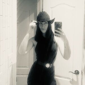 Meet your Posher, Ani